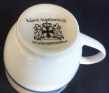 Lade das Bild in den Galerie-Viewer, 2er Set KAFFEETASSEN - Porzellan, Flora Blatt Blätter Abstrakt Viereck Motiv Dekor
