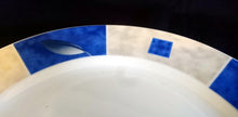 Lade das Bild in den Galerie-Viewer, 2er Set SPEISETELLER - Porzellan, Flora Blatt Blätter Abstrakt Viereck Motiv Dekor
