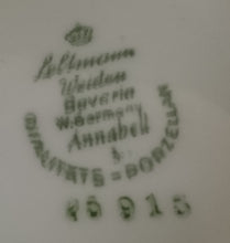Lade das Bild in den Galerie-Viewer, 5er Set KAFFEEKANNE + DECKEL &amp; MILCHKÄNNCHEN &amp; ZUCKERDOSE + DECKEL &quot;Annabell&quot; - Porzellan, Goldrand Flora Rosenblumen Blüten Relief Motiv Dekor
