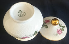 Lade das Bild in den Galerie-Viewer, 5er Set KAFFEEKANNE + DECKEL &amp; MILCHKÄNNCHEN &amp; ZUCKERDOSE + DECKEL &quot;Annabell&quot; - Porzellan, Goldrand Flora Rosenblumen Blüten Relief Motiv Dekor
