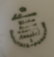 Lade das Bild in den Galerie-Viewer, 5er Set KAFFEEKANNE + DECKEL &amp; MILCHKÄNNCHEN &amp; ZUCKERDOSE + DECKEL &quot;Annabell&quot; - Porzellan, Goldrand Flora Rosenblumen Blüten Relief Motiv Dekor
