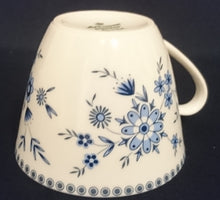 Lade das Bild in den Galerie-Viewer, 2er Set KAFFEETASSEN - Porzellan, Punkte Kreise Rand Flora Blüten Pflanzen Blatt Blätter Motiv Dekor
