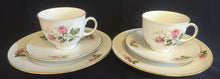 Lade das Bild in den Galerie-Viewer, KAFFEETASSE &quot;Annabell&quot; - Porzellan, Goldrand Flora Rosenblumen Blüten Relief Motiv Dekor

