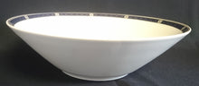 Lade das Bild in den Galerie-Viewer, 3er Set GROßE~ MITTLERE~ &amp; KLEINE~ BEILAGENSCHÜSSEL  - Porzellan, Abstrakt Linien Kreuze Goldrand Muster Motiv Dekor
