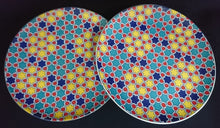 Lade das Bild in den Galerie-Viewer, 2er Set DESSERTTELLER - Porzellan, Abstrakt Geometrische Flora Blüten Punkte Motiv Dekor
