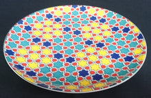 Lade das Bild in den Galerie-Viewer, 2er Set DESSERTTELLER - Porzellan, Abstrakt Geometrische Flora Blüten Punkte Motiv Dekor

