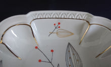 Lade das Bild in den Galerie-Viewer, 5er Set BEILAGENSCHÄLCHEN - Porzellan, Gold Linien Flora Pflanzen Randwölbungen Relief Motiv Dekor
