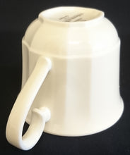 Lade das Bild in den Galerie-Viewer, KAFFEETASSE - Porzellan, Moderne Gastronomische Gewölbte Relief Form Motiv Dekor
