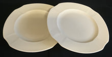 Lade das Bild in den Galerie-Viewer, 3er KAFFEEGEDECK - Porzellan, Moderne Gastronomische Gewölbte Relief Form Motiv Dekor
