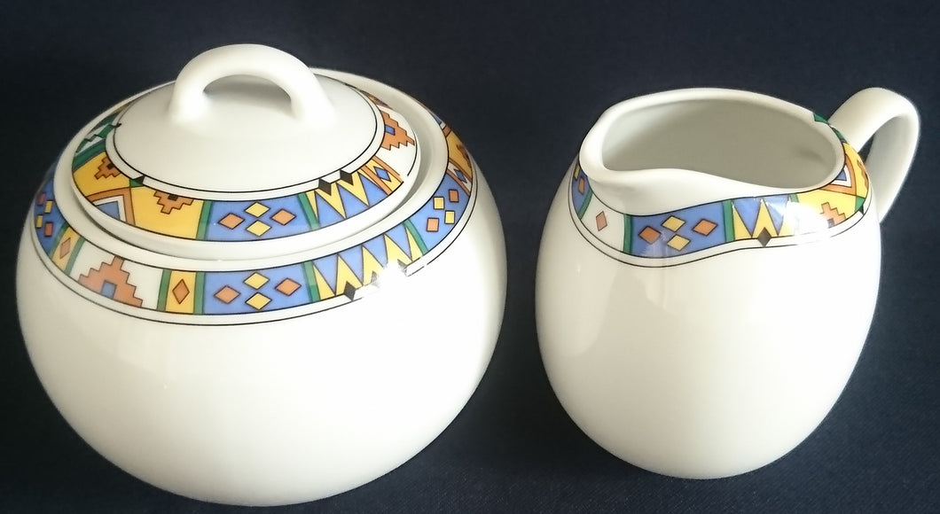 3er Set MILCHKÄNNCHEN &  ZUCKERDOSE MIT DECKEL - Porzellan, Abstrakt Symbole Zeichen Geometrisches Motiv Dekor
