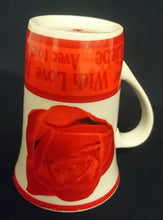 Lade das Bild in den Galerie-Viewer, KAFFEETASSE - Keramik / Steingut, Streifen Rand Flora Rosenblüten Alles Liebe With Love mon Amour Aufschrift Motiv Dekor
