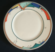 Lade das Bild in den Galerie-Viewer, DESSERTTELLER - Porzellan, Dreiecke Geometrisches Abstrakt Linien Motiv Dekor
