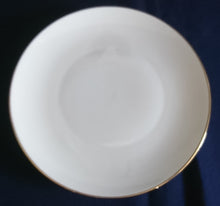 Lade das Bild in den Galerie-Viewer, 2er Set DESSERTTELLER - Porzellan, Klassisch Goldrand Dekor
