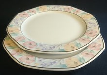 Lade das Bild in den Galerie-Viewer, 2er Set DESSERTTELLER - Porzellan, Streifen Linien Flora Blumenblüten Motiv Dekor
