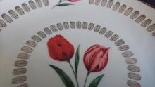 Lade das Bild in den Galerie-Viewer, 3er TEE~ SAMMELGEDECK - Porzellan, Goldrand Abstrakt Zeichen Symbole Flora Tulpenblumen Motiv Dekor (BC)

