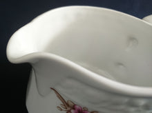 Lade das Bild in den Galerie-Viewer, 2er Set SAUCIER &amp; UNTERTELLER - Porzellan, Flora Blumenblüten Pflanzen Relief Motiv Dekor
