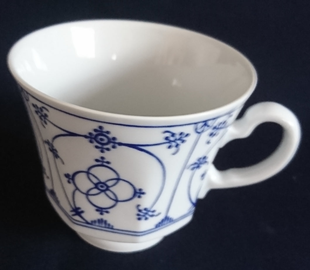 KAFFEETASSE - Porzellan, Indisch Blau Strohblume Motiv Dekor