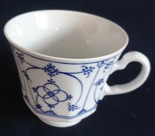 Lade das Bild in den Galerie-Viewer, 2er KAFFEEGEDECK - Porzellan, Indisch Blau Strohblume Motiv Dekor

