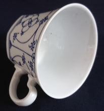 Lade das Bild in den Galerie-Viewer, 2er Set 2er KAFFEEGEDECKE- Porzellan, Indisch Blau Strohblume Motiv Dekor

