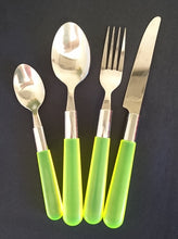 Lade das Bild in den Galerie-Viewer, TEELÖFFEL &quot;Bella Cuisine&quot; - Edelstahl 18/0 &amp; Kunststoff, Modern Neonfarbig Style Dekor
