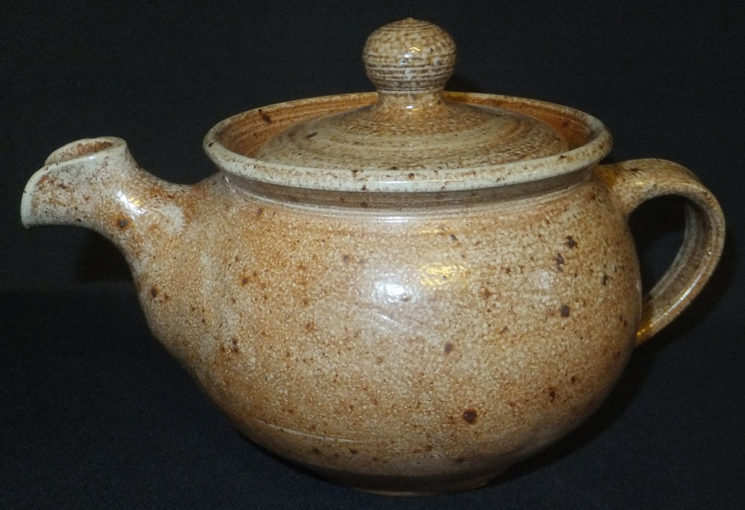 TEEKANNE MIT DECKEL - Keramik / Steingut, Gesprenkeltes Dekor, Handarbeit