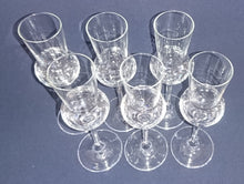 Lade das Bild in den Galerie-Viewer, 6er Set GETRÄNKEGLÄSER - Hartglas, Gewölbte Form, Klares Dekor
