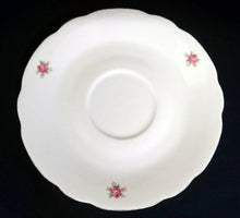 Lade das Bild in den Galerie-Viewer, UNTERTASSE - Porzellan, Rosenblumen Motiv Goldrand Dekor
