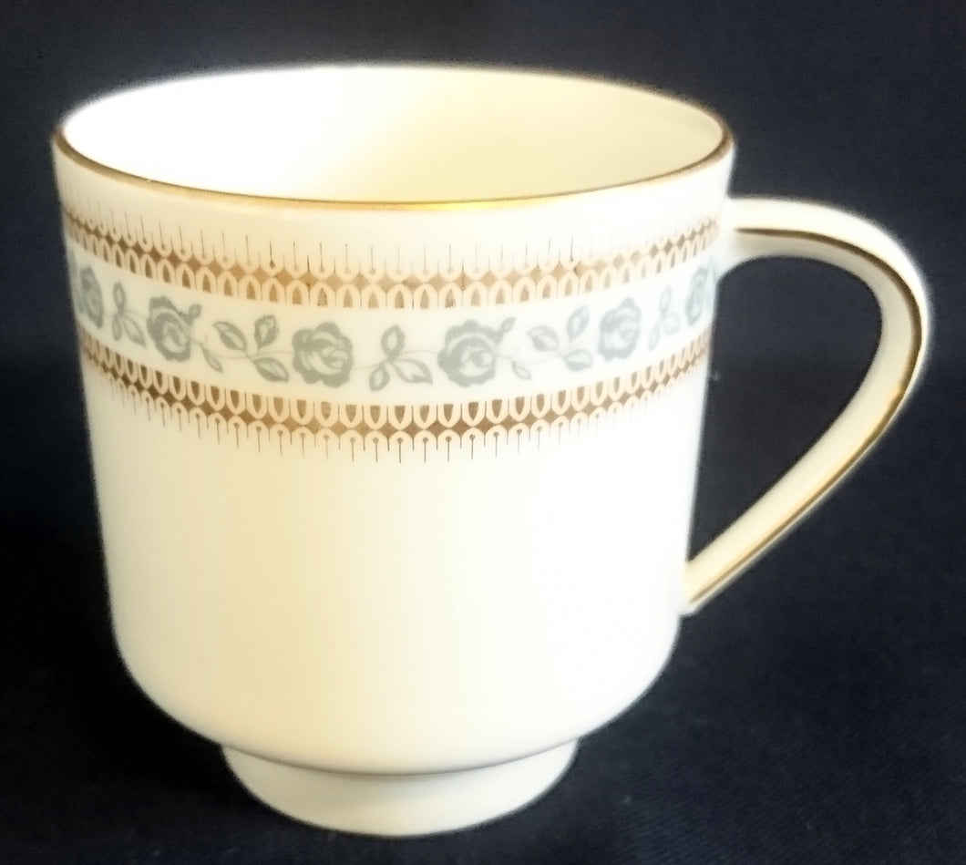 MOCCA~ KAFFEETASSE - Porzellan, Goldrand Abstrakt Rosen Blumen Blüten Blatt Bältter Pflanzen Motiv Dekor