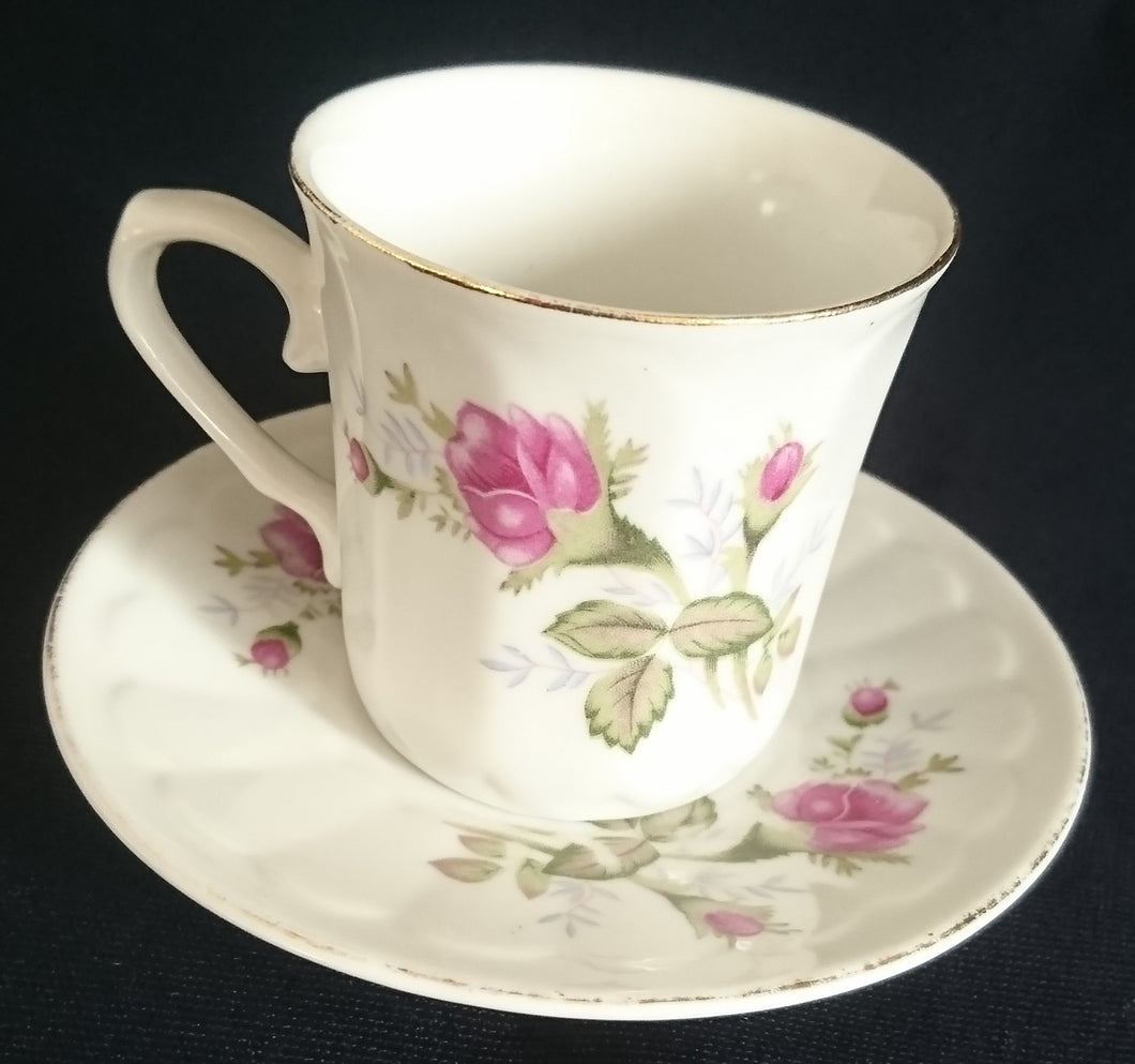 2er MOCCA KAFFEEGEDECK - Porzellan, Goldrand Rosenblumen Blüten Pflanze Gewölbte Waben Relief Motiv Dekor