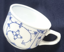 Lade das Bild in den Galerie-Viewer, KAFFEETASSE - Porzellan, Klassisch Style, Indisch Blau Strohblume Dekor
