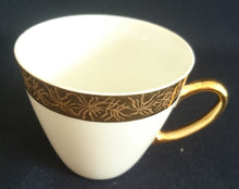 Lade das Bild in den Galerie-Viewer, 2er Set 2er KAFFEEGEDECKE - Porzellan, Goldrand Breit Abstrakt Geometrisch Pflanzen Flora Motiv Dekor
