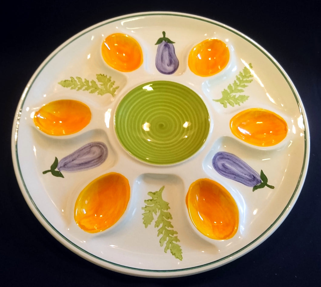 EIER- BEILAGENPLATTENTELLER - Keramik / Steingut, Halbe Eier Kräuterblätter Aubergine Motiv Dekor