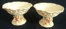 Lade das Bild in den Galerie-Viewer, 2er Set EISDESSERT BECHER - Keramik / Steingut, Jugendstil Blumen Blüten Strauß Flora Relief Design Dekor
