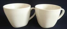 Lade das Bild in den Galerie-Viewer, KAFFEETASSE - Porzellan, Abgerundete Viereckige Quadratische Form Einfärbiges Dekor
