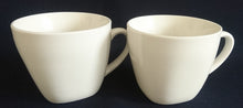 Lade das Bild in den Galerie-Viewer, 2er Set KAFFEETASSEN - Porzellan, Abgerundete Viereckige Quadratische Form Einfärbiges Dekor
