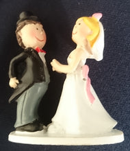 Lade das Bild in den Galerie-Viewer, DEKORATIONSFIGUR &quot;Hochzeitspaar&quot; - Kunststoff / Plastik, Hochzeitspaar Braut Bräutigam Form Motiv Dekor
