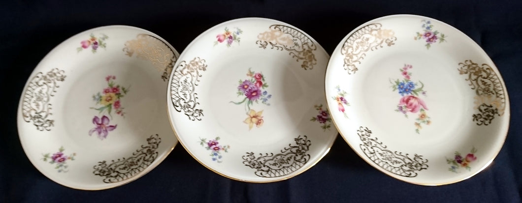 3er Set DESSERTTELLER - Porzellan, Unterschiedliches Abstraktes Blumen Motiv Goldrand Dekor (A+B+C)