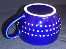 Lade das Bild in den Galerie-Viewer, 2er Set KAFFEETASSEN - Keramik / Steingut, Punkte Kreise Dekor
