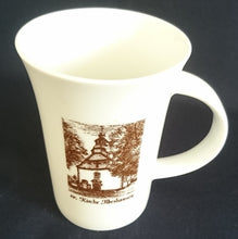 Lade das Bild in den Galerie-Viewer, KAFFEETASSE - Porzellan, Evangelische Kirche Ilbeshausen Grebenhain Vogelsbergkreis Motiv Dekor
