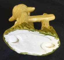 Lade das Bild in den Galerie-Viewer, SAMMELFIGUR &quot;Bäuerin mit Gänsen&quot; - Keramik / Steingut, Bauermädchen mit Gänsen (G)

