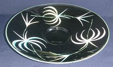 Lade das Bild in den Galerie-Viewer, SCHALE - Hartglas, Abstrakt Dunkles Pflanzen Dekor
