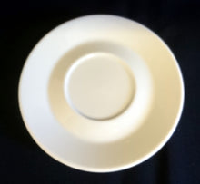 Lade das Bild in den Galerie-Viewer, UNTERTASSE  - Porzellan, Einfärbiges Klassisch Dekor

