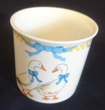 Lade das Bild in den Galerie-Viewer, ZUCKERDOSE OHNE DECKEL &quot;Porcelain Collection&quot; - Porzellan, Ländliches Gänse Schleifen Motiv Dekor
