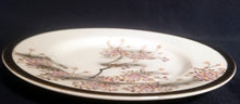 Lade das Bild in den Galerie-Viewer, 2er Set DESSERTTELLER - Porzellan, Asia Style, Blumenblüten Pflanzen Gold Abstrakt Dekorrand
