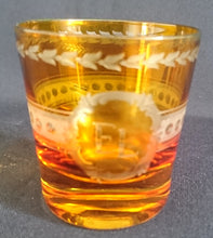 Lade das Bild in den Galerie-Viewer, GETRÄNKEGLAS - Hartglas, Geschliffen EL Monogram Logo Abstrakt Streifen Zeichen Motiv Dekor
