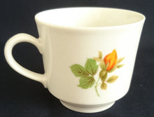 Lade das Bild in den Galerie-Viewer, 2er Set KAFFEETASSEN - Porzellan, Flora Blumen Blüten Rosen Knospen Pflanzen Motiv Dekor
