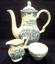 Lade das Bild in den Galerie-Viewer, 22 Teiliges KAFFEESERVICE &quot;Country Life&quot; - Keramik / Steingut (Fine Staffordshire Ware), Englisches Landleben Scenen Motiv Dekor, Hand graviert
