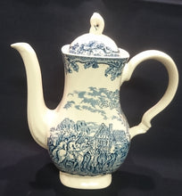 Lade das Bild in den Galerie-Viewer, 22 Teiliges KAFFEESERVICE &quot;Country Life&quot; - Keramik / Steingut (Fine Staffordshire Ware), Englisches Landleben Scenen Motiv Dekor, Hand graviert
