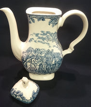 Lade das Bild in den Galerie-Viewer, 4er Set KAFFEEKANNE MIT DECKEL / MILCHKÄNNCHEN / ZUCKERSCHALE &quot;Country Life&quot; - Keramik / Steingut (Fine Staffordshire Ware), Englisches Landleben Scenen Motiv Dekor, Hand graviert
