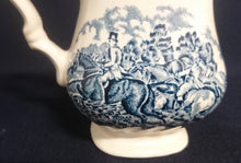 Lade das Bild in den Galerie-Viewer, 22 Teiliges KAFFEESERVICE &quot;Country Life&quot; - Keramik / Steingut (Fine Staffordshire Ware), Englisches Landleben Scenen Motiv Dekor, Hand graviert
